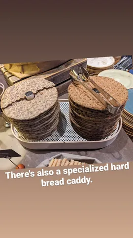There's also a specialized hard bread caddy.